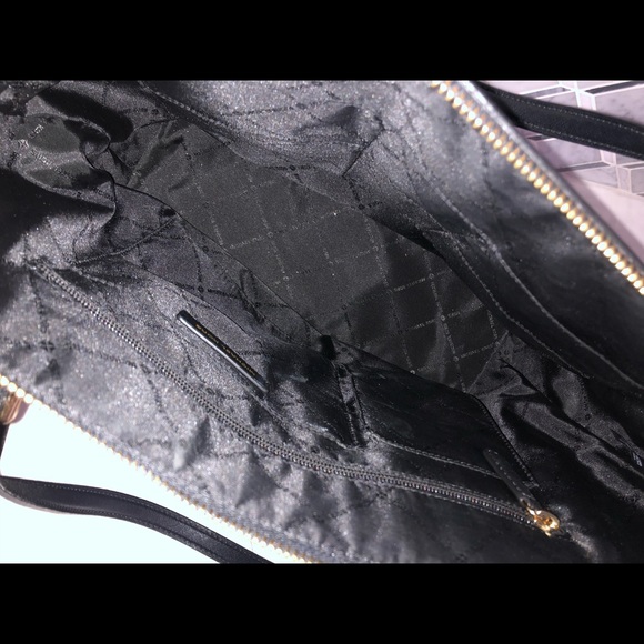 MICHAEL KORS Ciara Large Black Leather Zip Purse Bag Tote Gold Hardware Like New - Picture 6 of 16